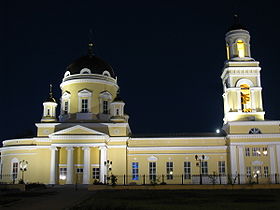 Свято-Троицкий собор ночью
